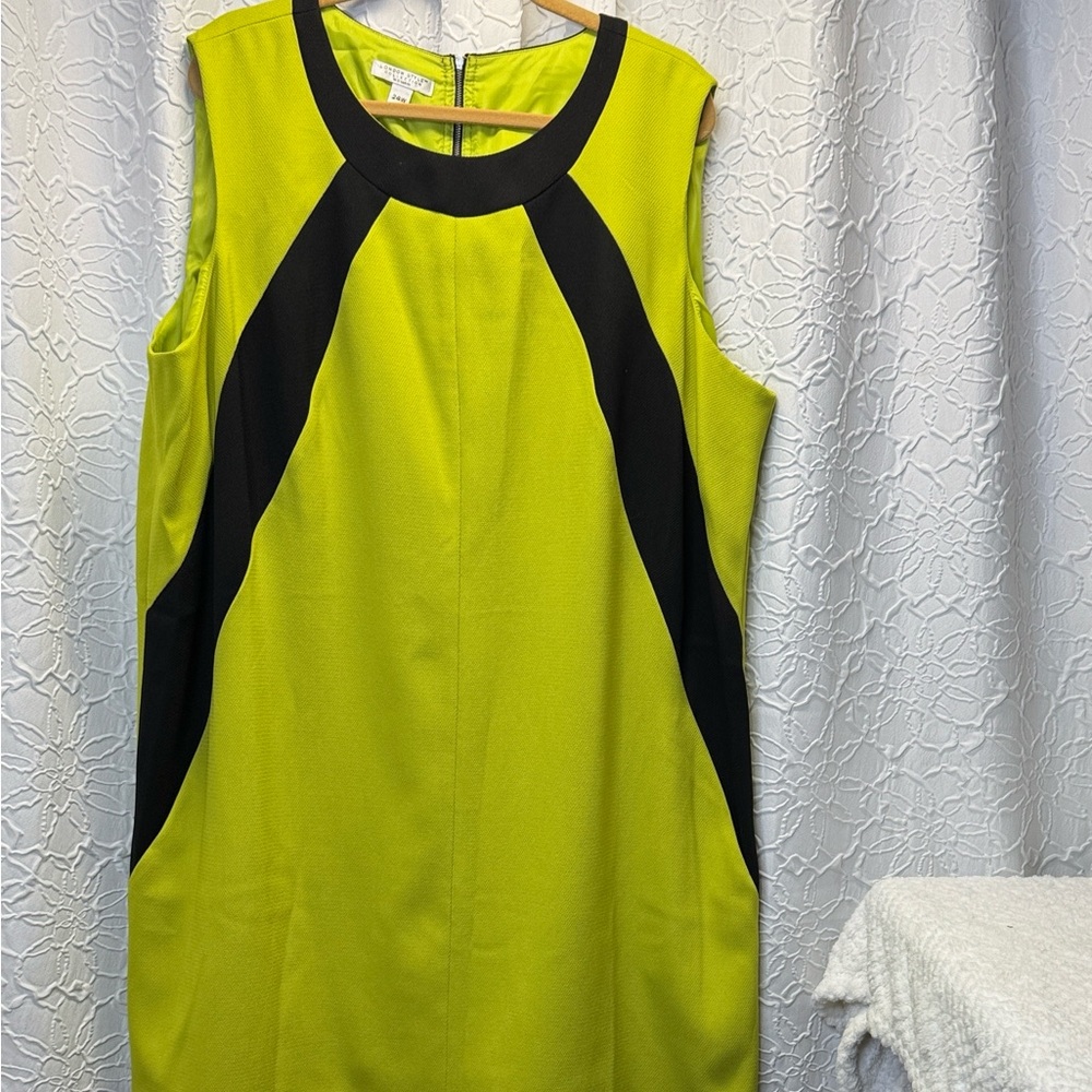 ✅ London Style Lime and Black Mini Dress